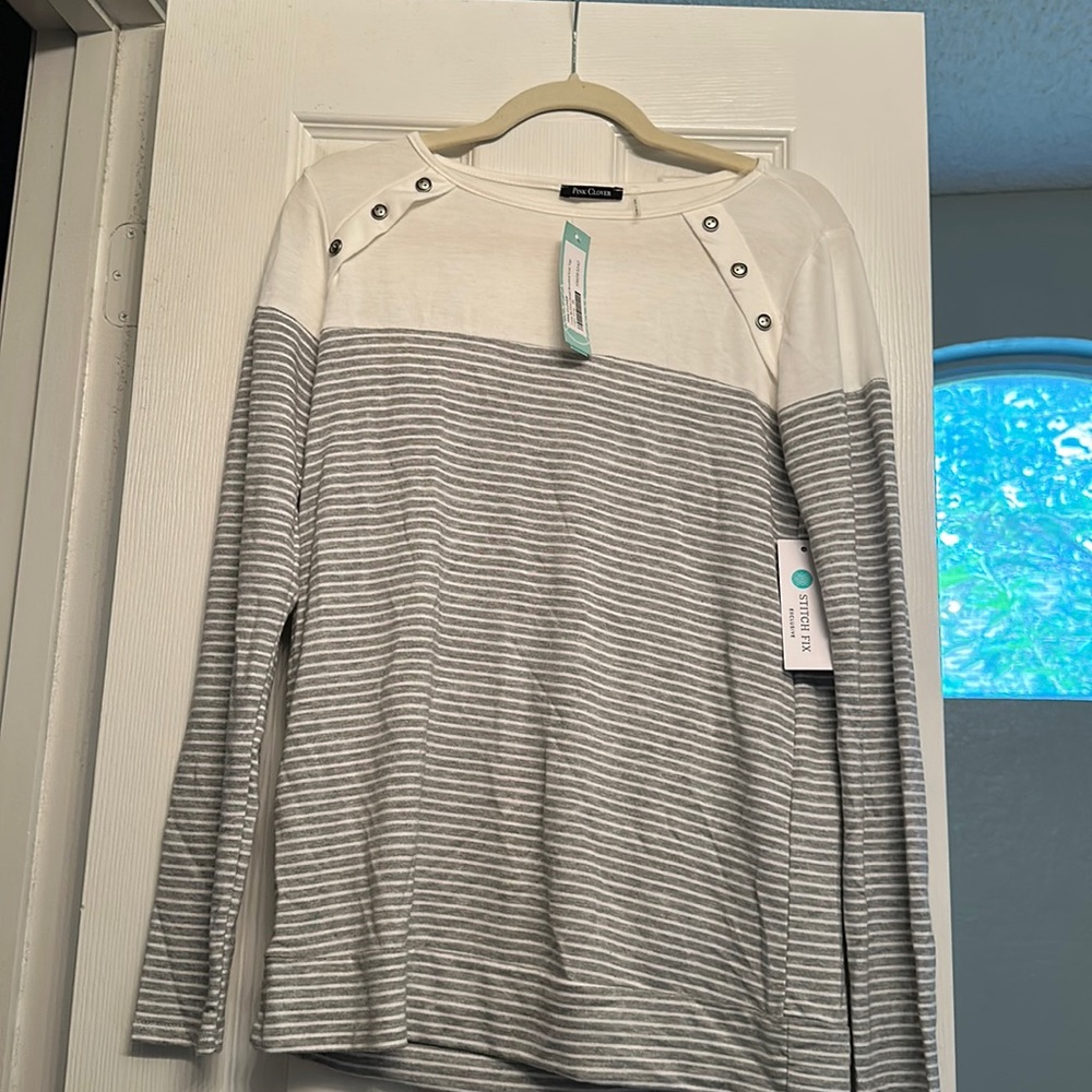 Brand new women’s striped love sleeved top